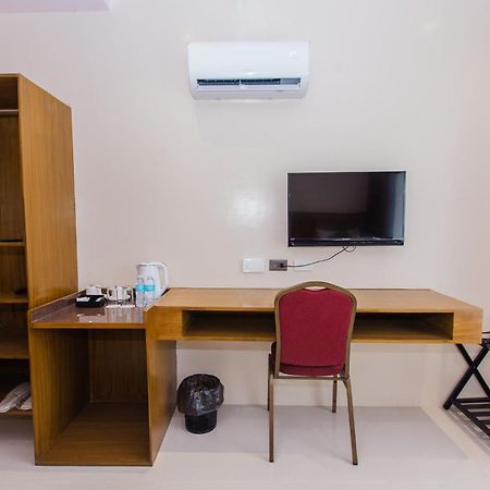 Maxi Hotel And Event Center Tagbilaran Exteriér fotografie