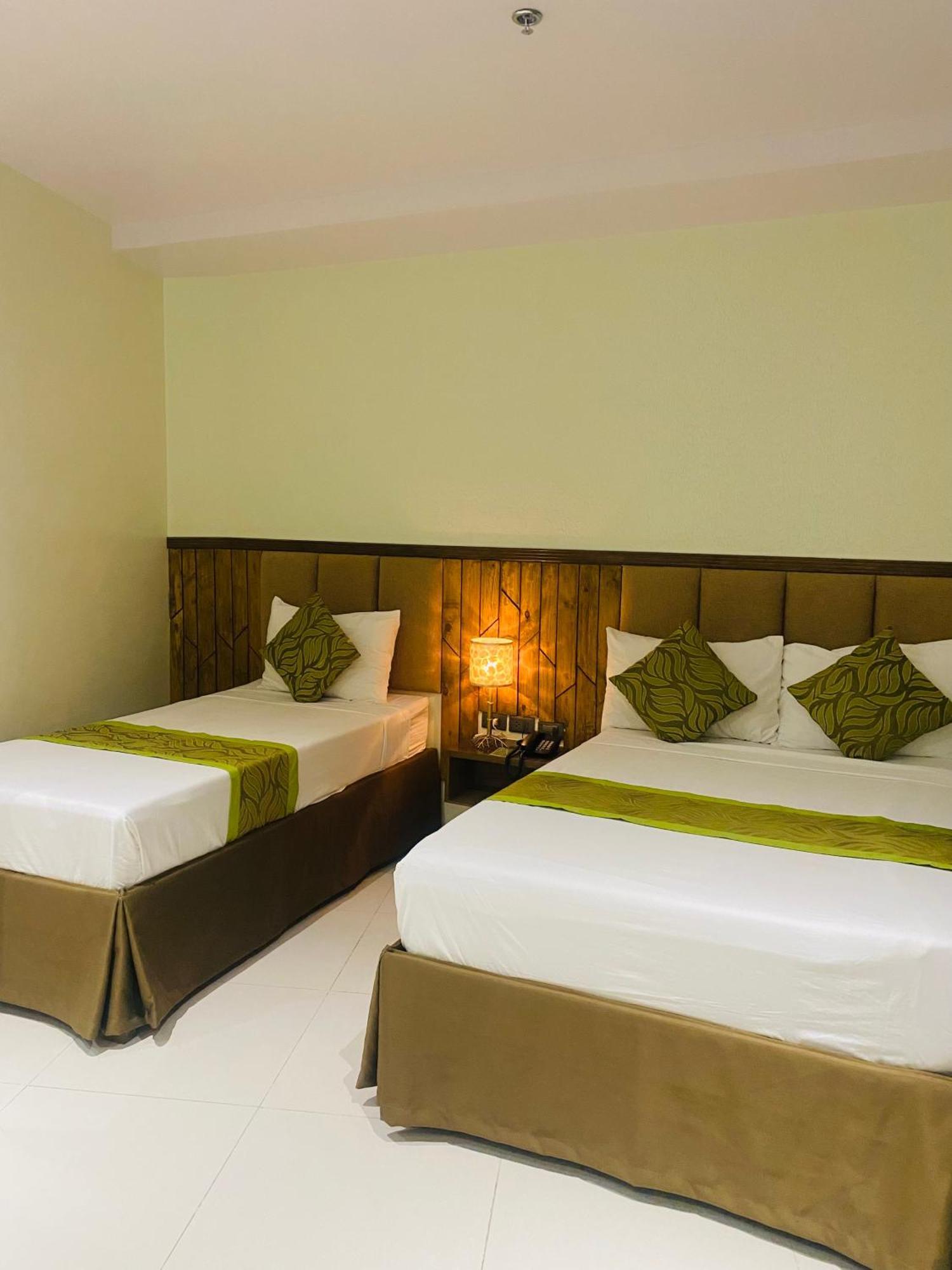 Maxi Hotel And Event Center Tagbilaran Exteriér fotografie