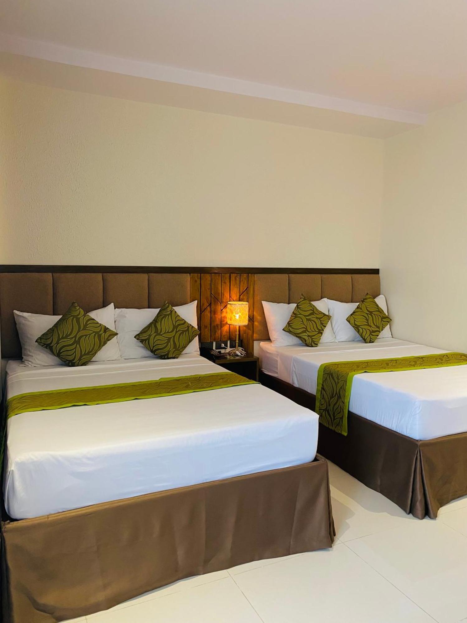 Maxi Hotel And Event Center Tagbilaran Exteriér fotografie