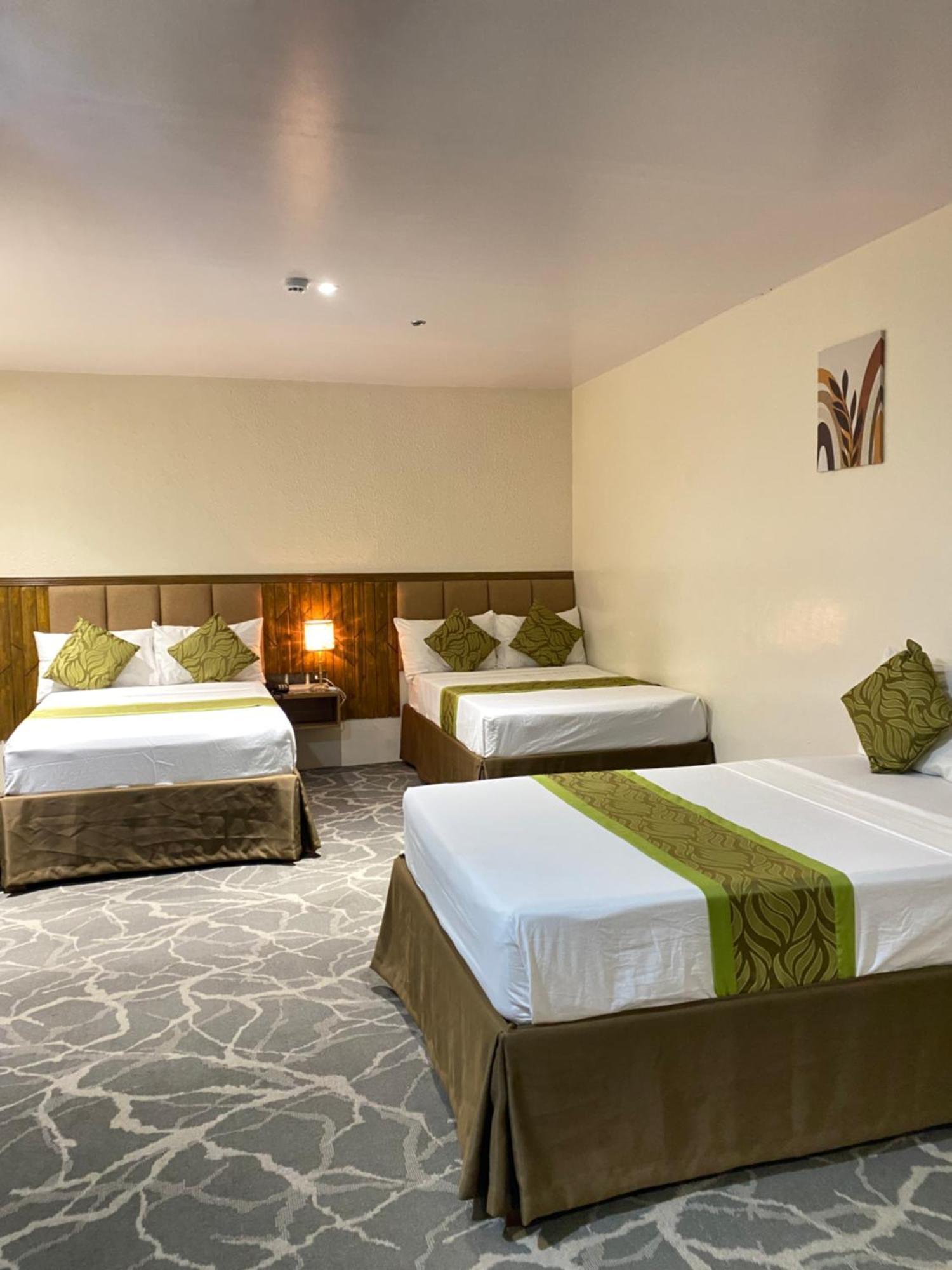 Maxi Hotel And Event Center Tagbilaran Exteriér fotografie