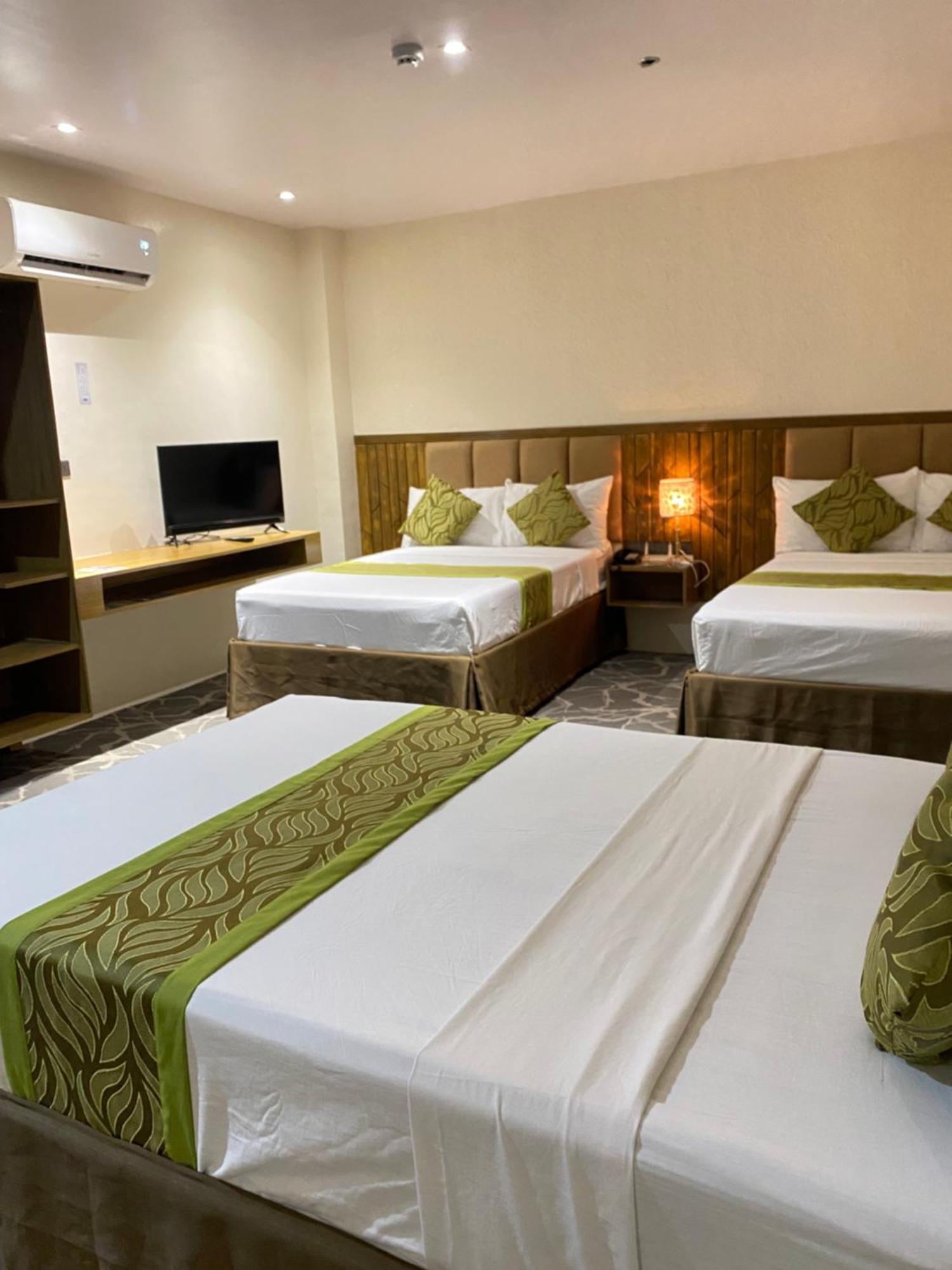 Maxi Hotel And Event Center Tagbilaran Exteriér fotografie
