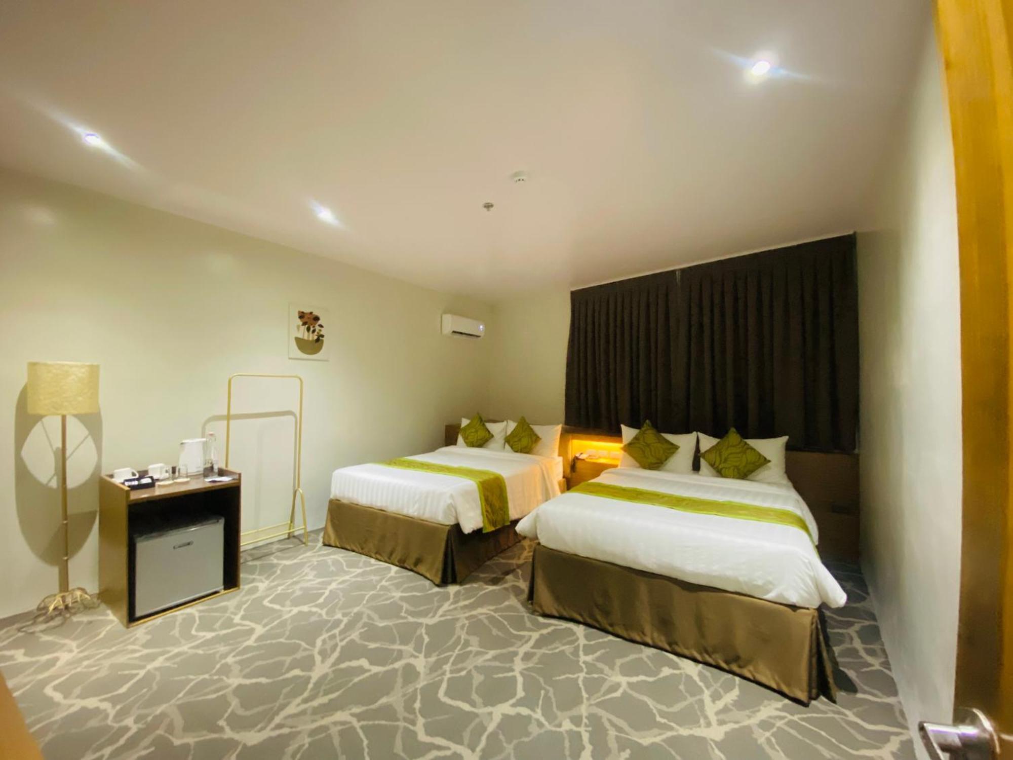 Maxi Hotel And Event Center Tagbilaran Exteriér fotografie