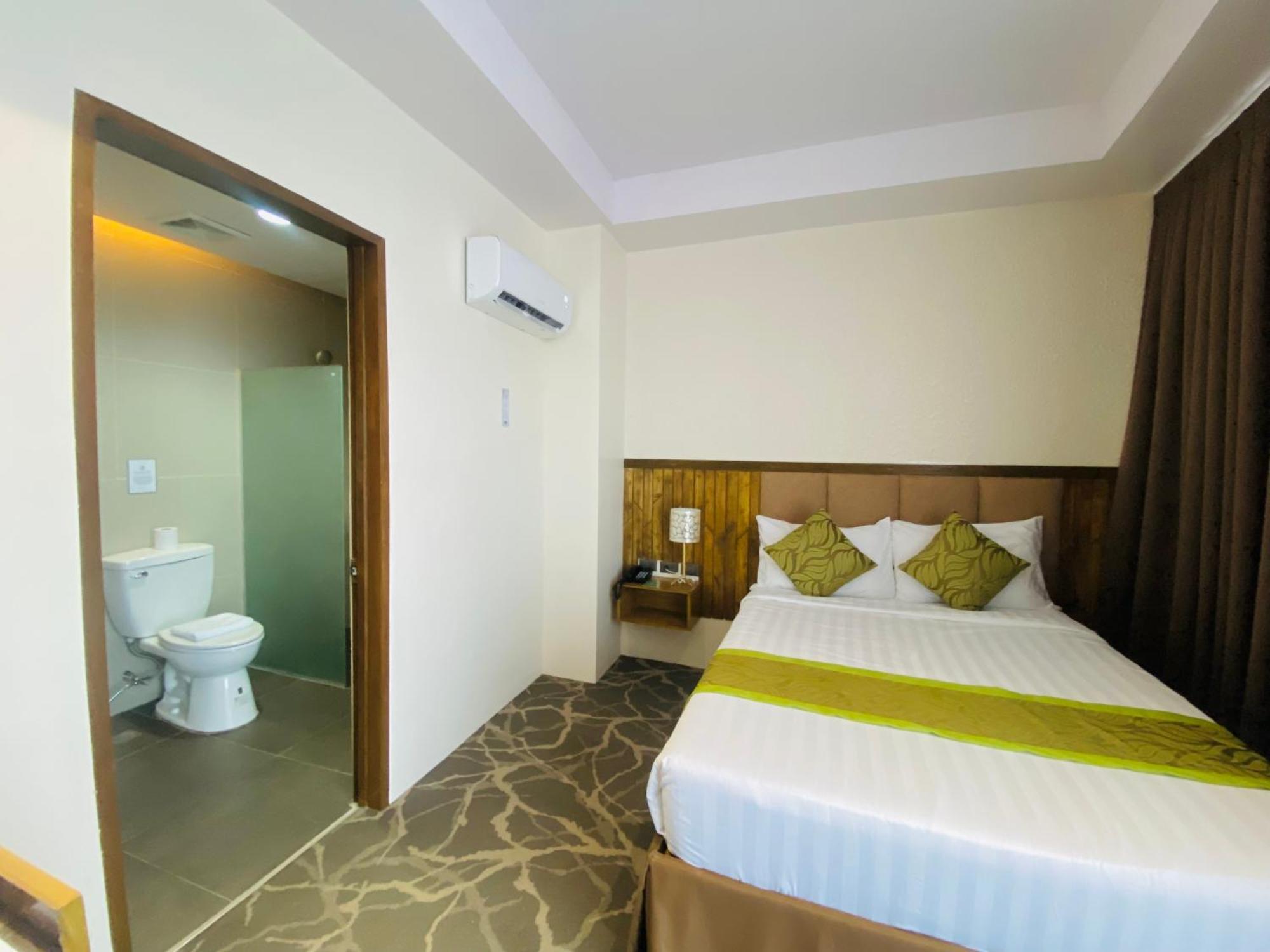 Maxi Hotel And Event Center Tagbilaran Exteriér fotografie